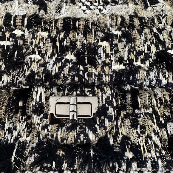CHANEL Reissue 2.55 Flap Bag Tweed 226 - Picture 11 of 15